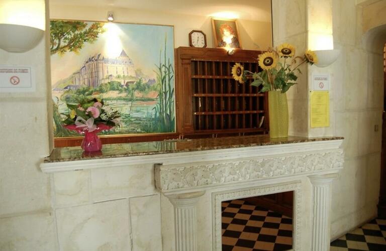 L'hôtel restaurant Le Saint Louis est idéal pour les voyages de loisirs et des déplacements professionnels